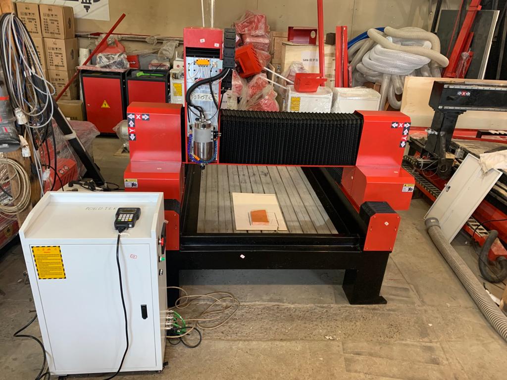 Фрезерный станок с ЧПУ 900x1500x400mm